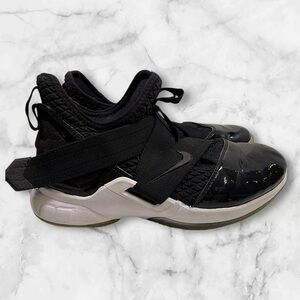 Kids Nike LeBron Soldier XII size 6.5Y